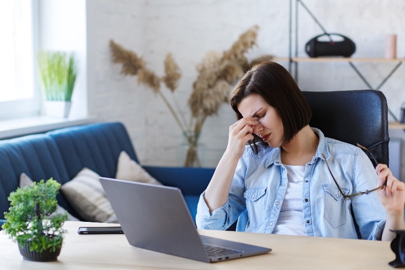 estrés laboral y sus síntomas