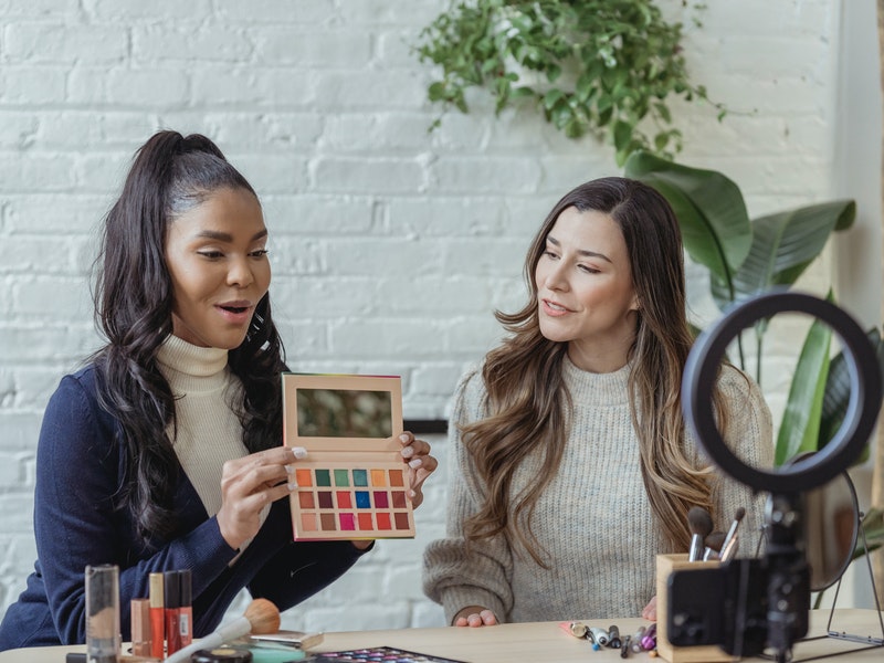 La estrategia de contenidos engloba también el marketing de contenidos en redes sociales