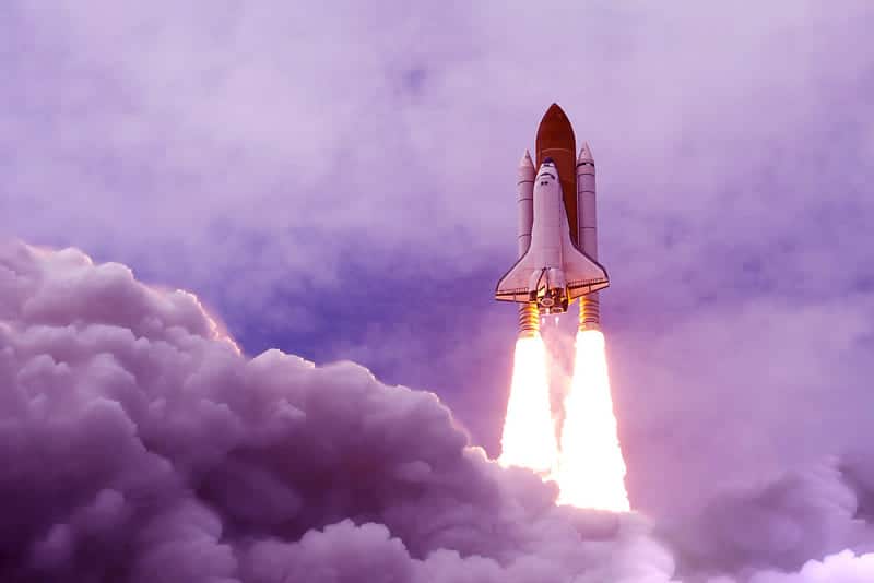 El lanzamiento de un producto o servicio por webinar funciona distinto que PLF.